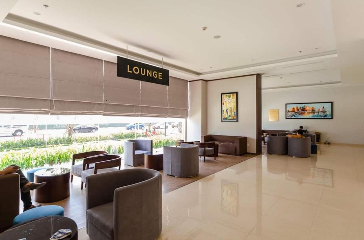 Lux Studio, Center Position, Quick To Airport, Next To Marriott And Nation Convention Centre